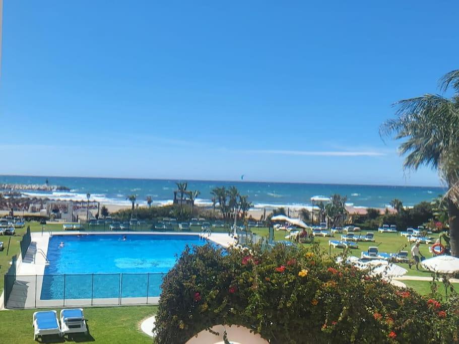 Casita Junto Al Mar En El Puerto De Cabopino Villa Marbella Luaran gambar