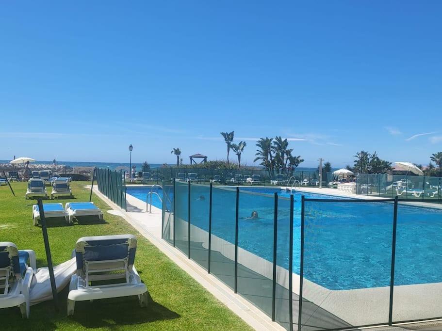 Casita Junto Al Mar En El Puerto De Cabopino Villa Marbella Luaran gambar