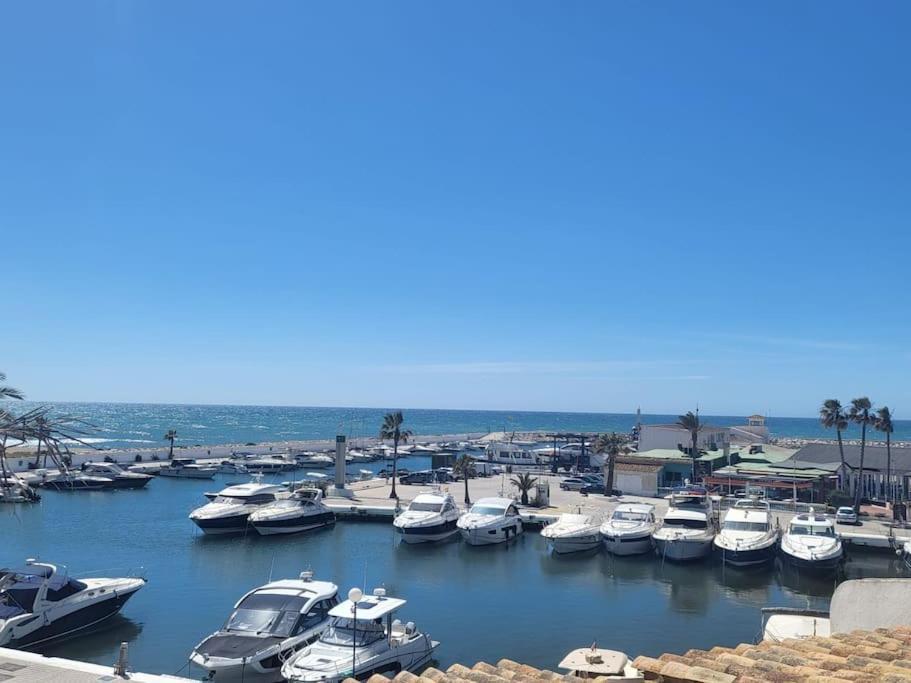 Casita Junto Al Mar En El Puerto De Cabopino Villa Marbella Luaran gambar